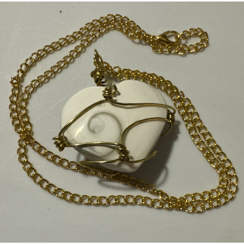 Shell Heart Necklace Jewelry Bling Gold Tone Genuine Stone White Tan Handmade